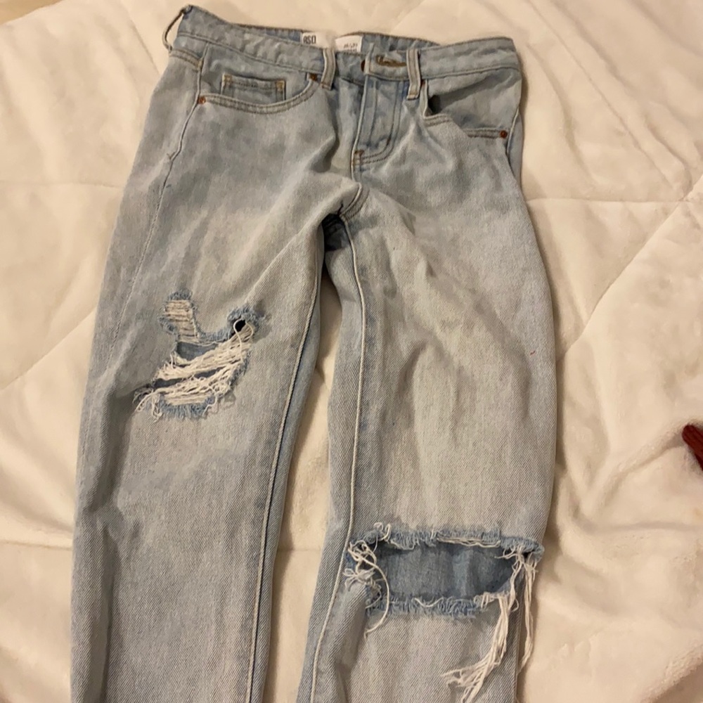 boyfriend cut ripped blue jeans 00